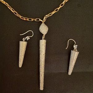 Necklace and earrings set